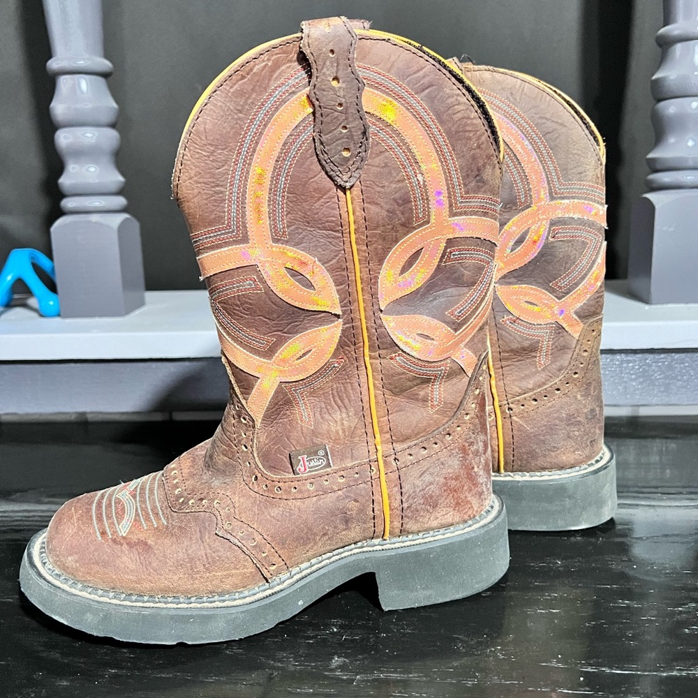 5.5 B Justin Gypsy Boots